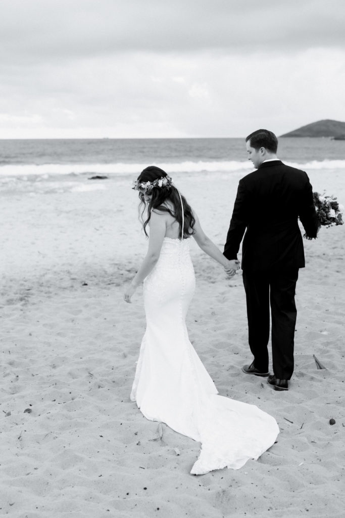 Oahu elopement photographer in Honolulu Hawaii. Megan Moura is available for wedding photographs in Maui, Kauai and Big Island.