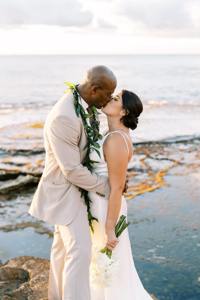 elopement photographer Oahu