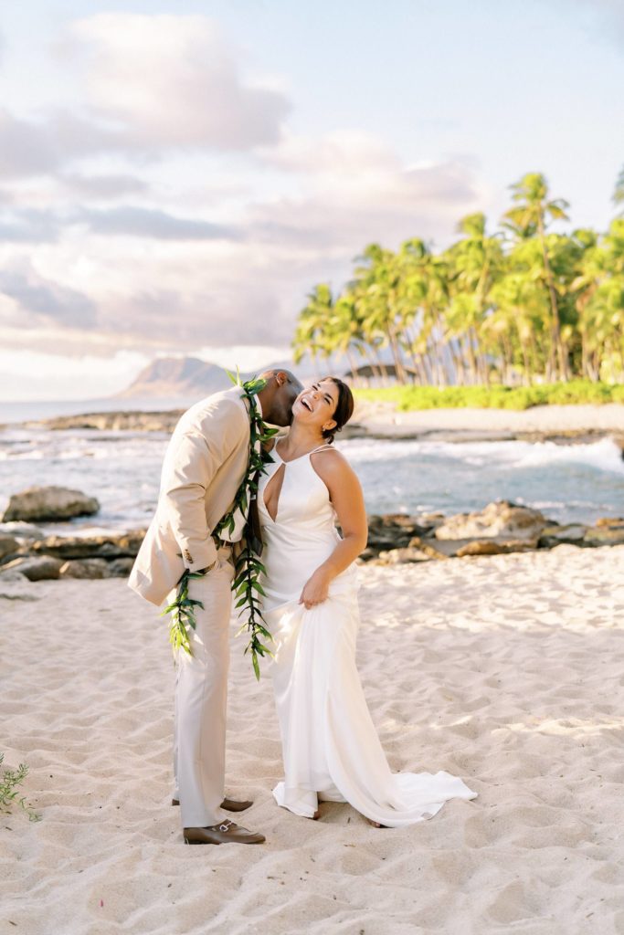 elopement photographer on Oahu