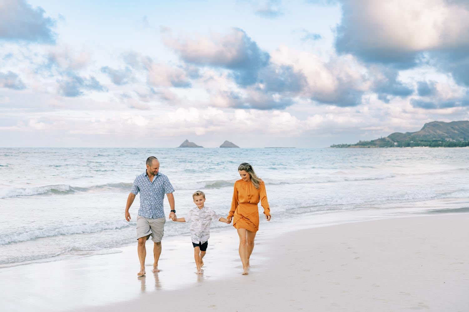 The Jones' Family Photos at Kailua Beach - Megan Moura Photography