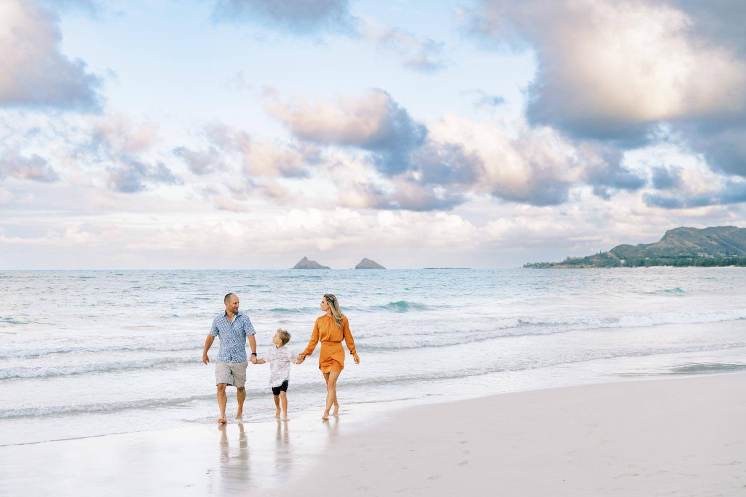 The Jones' Family Photos at Kailua Beach - Megan Moura Photography