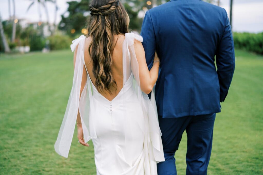 Newlyweds walking elopement on Oahu