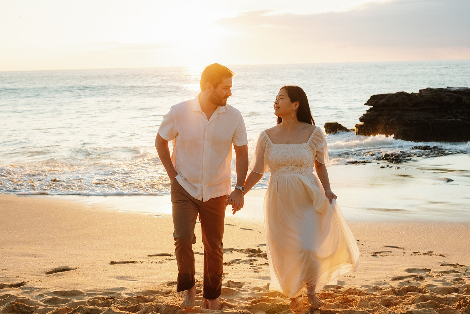 sunrise maternity session on Oahu at Sandy Beach